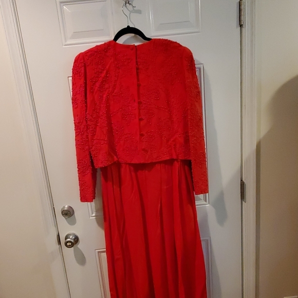 Clothes - Picture 4 of 4